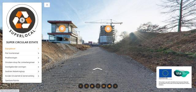 Beginscherm virtuele tour SUPERLOCAL met expogebouw, flat en hijskraan gezien vanaf een grindweg